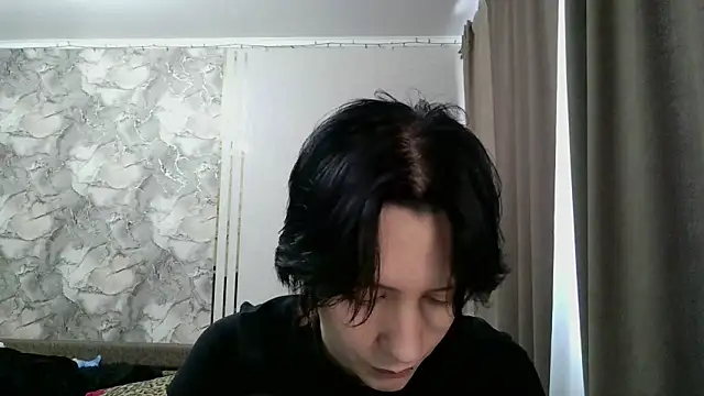 Snapshot of LxayBloom chatting on 02-18-26, 07:39 LxayBloom online show from 02-18-26, 07:39