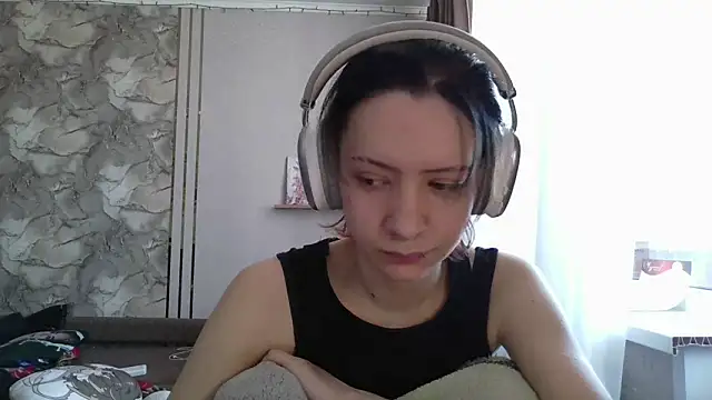 Snapshot of LxayBloom chatting on 02-25-26, 06:35 LxayBloom online show from 02-25-26, 06:35