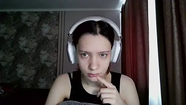 Snapshot of LxayBloom chatting on 02-28-26, 05:51 LxayBloom online show from 02-28-26, 05:51