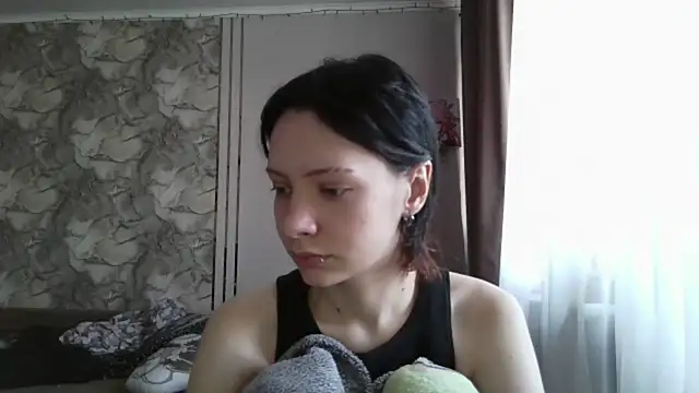 Snapshot of LxayBloom chatting on 02-11-26, 05:40 LxayBloom online show from 02-11-26, 05:40