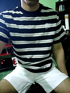 Snapshot of Sexyboy150196 chatting on 05-19-26, 02:24 Sexyboy150196 online show from 05-19-26, 02:24
