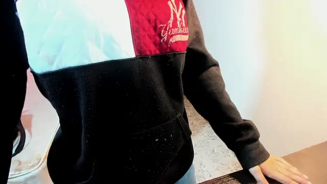 ZoeFox5 online show from 02-20-26, 12:18