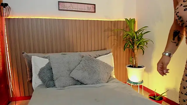 IndieMiller online show from 04-08-26, 11:55