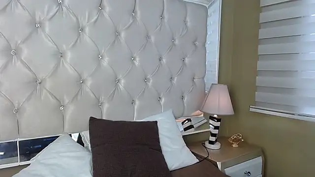 Anniee rosee online show from 01-14-26, 01:48