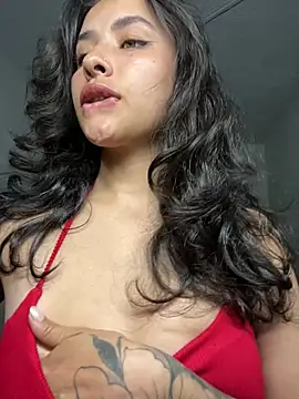 Snapshot of auroramooon chatting on 02-24-26, 03:51 auroramooon online show from 02-24-26, 03:51