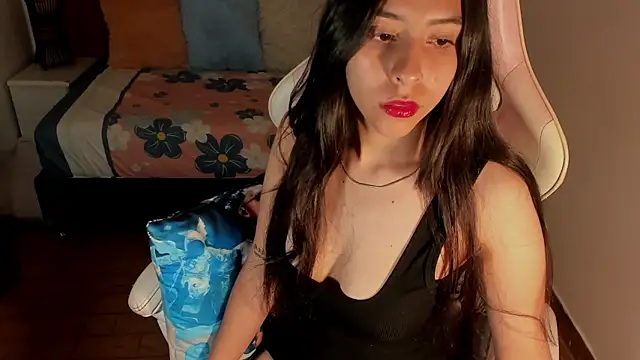 Snapshot of chiquita_lover_ chatting on 01-07-26, 02:05 chiquita lover online show from 01-07-26, 02:05