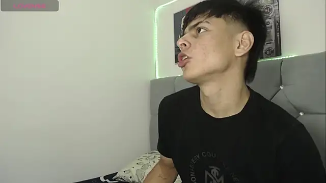 Snapshot of Loganjhonson19 chatting on 01-12-26, 03:02 Loganjhonson19 online show from 01-12-26, 03:02