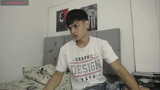 Snapshot of Loganjhonson19 chatting on 01-07-26, 02:38 Loganjhonson19 online show from 01-07-26, 02:38