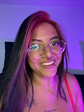 Snapshot of queen_of_you_heart chatting on 02-15-26, 02:12 queen of you heart online show from 02-15-26, 02:12