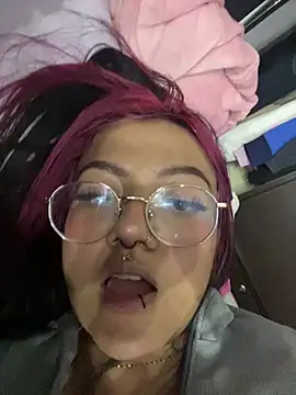 Snapshot of queen_of_you_heart chatting on 02-26-26, 02:33 queen of you heart online show from 02-26-26, 02:33