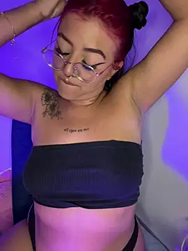 Snapshot of queen_of_you_heart chatting on 02-09-26, 02:42 queen of you heart online show from 02-09-26, 02:42