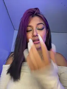 Snapshot of queen_of_you_heart chatting on 01-14-26, 02:48 queen of you heart online show from 01-14-26, 02:48