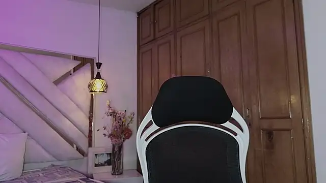 Snapshot of mia_gatesvg chatting on 02-26-26, 03:50 mia gatesvg online show from 02-26-26, 03:50