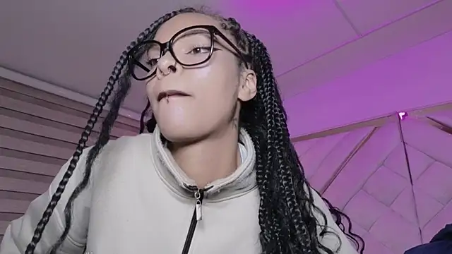 mia gatesvg online show from 03-11-26, 03:00