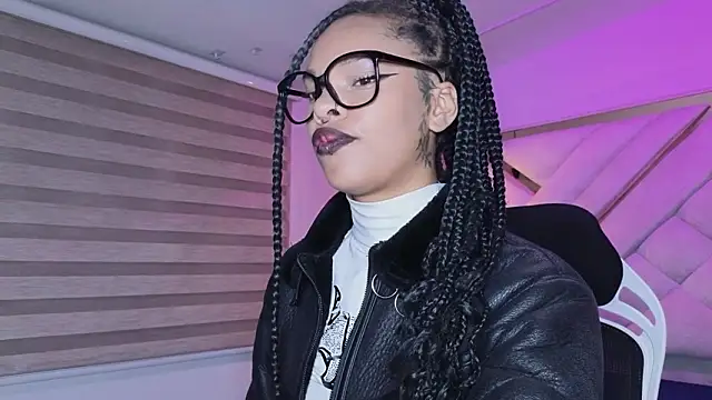 mia gatesvg online show from 03-17-26, 02:58