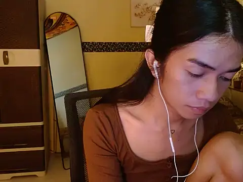 EnviousMaddie online show from 05-10-26, 06:21