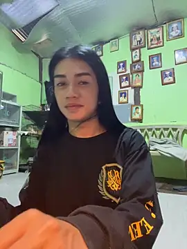 EnviousMaddie online show from 04-26-26, 10:01