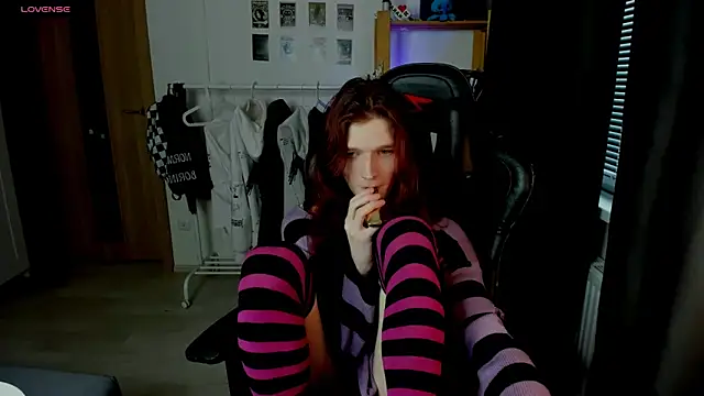 iceseeker2 online show from 04-04-26, 05:58