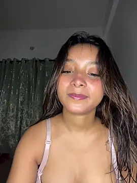 Snapshot of annaya_sexy chatting on 05-21-26, 07:33 annaya sexy online show from 05-21-26, 07:33