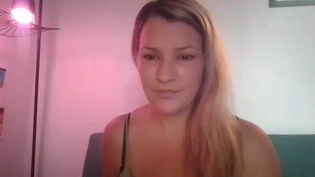 Pxetiteblonde1 online show from 01-12-26, 12:01