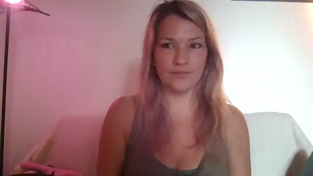 Pxetiteblonde1 online show from 01-08-26, 11:27