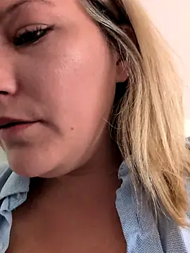 Pxetiteblonde1 online show from 07-15-26, 10:33