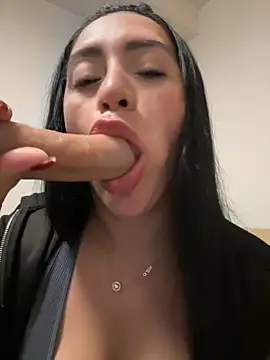 nataliia queen  online show from 04-11-26, 08:12