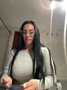 nataliia queen  online show from 04-14-26, 06:46