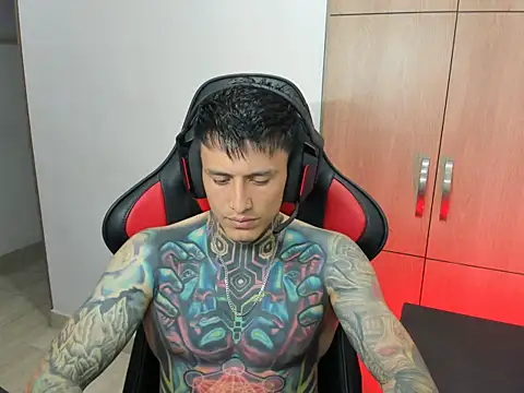 Chrissblack online show from 04-04-26, 01:12