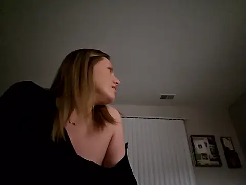 Snapshot of MK_RE0189 chatting on 01-11-26, 12:01 MK RE0189 online show from 01-11-26, 12:01