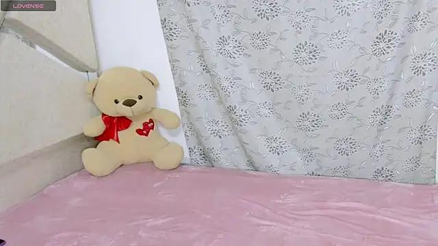 Snapshot of bamby_kittyy chatting on 01-08-26, 02:06 bamby kittyy online show from 01-08-26, 02:06