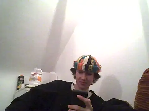 Snapshot of hangskater89 chatting on 01-05-26, 06:11 hangskater89 online show from 01-05-26, 06:11