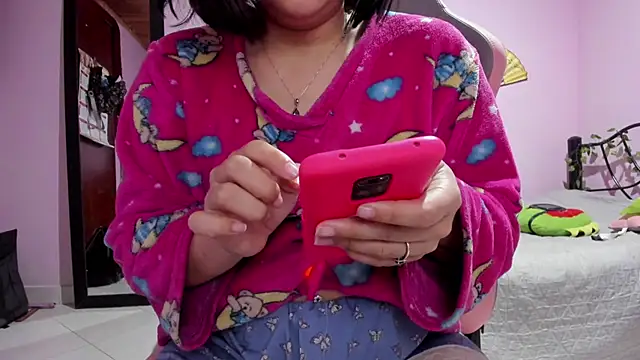 Snapshot of Elfi_3 chatting on 01-08-26, 10:54 Elfi 3 online show from 01-08-26, 10:54