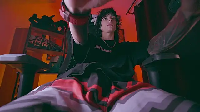 Olliver   y online show from 04-12-26, 01:53