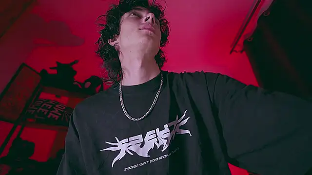 Snapshot of Olliver___y chatting on 02-06-26, 05:14 Olliver y online show from 02-06-26, 05:14