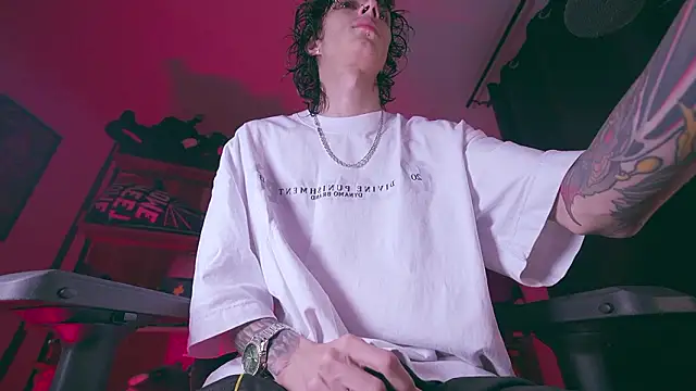 Snapshot of Olliver___y chatting on 03-03-26, 12:50 Olliver y online show from 03-03-26, 12:50