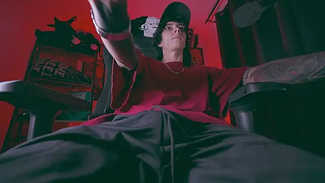 Olliver   y online show from 04-19-26, 01:50