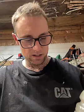 Snapshot of WIDBIGWHITECOCK chatting on 02-17-26, 05:27 WIDBIGWHITECOCK online show from 02-17-26, 05:27