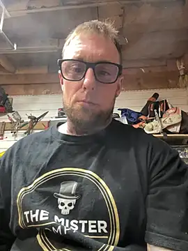 Snapshot of WIDBIGWHITECOCK chatting on 02-12-26, 06:13 WIDBIGWHITECOCK online show from 02-12-26, 06:13