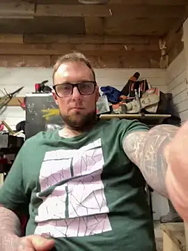 Snapshot of WIDBIGWHITECOCK chatting on 02-15-26, 05:41 WIDBIGWHITECOCK online show from 02-15-26, 05:41