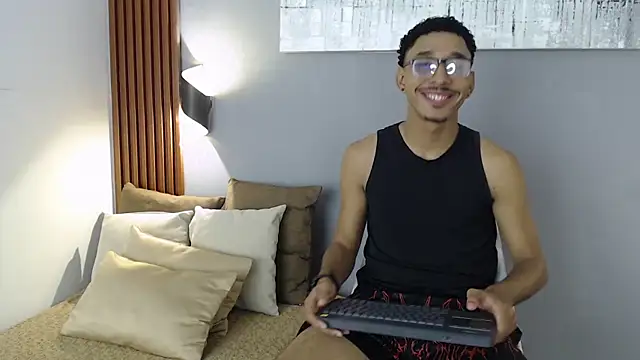 Julian Dark  online show from 02-13-26, 04:23