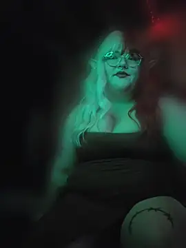 LunaLuxxx666 online show from 05-06-26, 04:05
