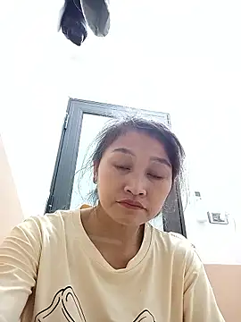 Snapshot of yumyum112 chatting on 01-12-26, 12:01 yumyum112 online show from 01-12-26, 12:01