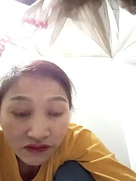 Snapshot of yumyum112 chatting on 01-11-26, 12:50 yumyum112 online show from 01-11-26, 12:50