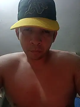 Snapshot of paladito01 chatting on 04-26-26, 06:32 paladito01 online show from 04-26-26, 06:32