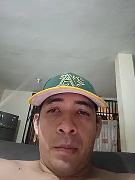 Snapshot of paladito01 chatting on 04-25-26, 06:16 paladito01 online show from 04-25-26, 06:16