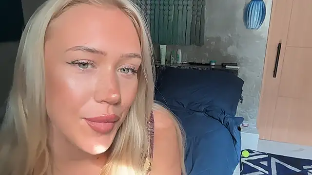 Snapshot of livsslife chatting on 03-24-26, 01:16 livsslife online show from 03-24-26, 01:16