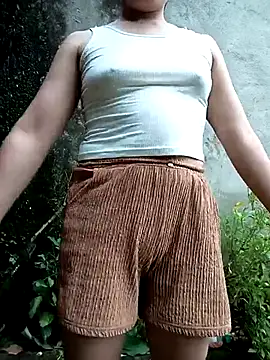 Snapshot of vanvan005 chatting on 06-29-26, 10:15 vanvan005 online show from 06-29-26, 10:15