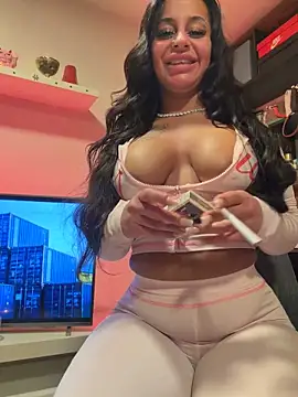 Snapshot of sweetxlayla chatting on 03-05-26, 11:43 sweetxlayla online show from 03-05-26, 11:43