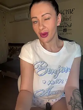 IRISWHITE17 online show from 03-10-26, 06:28